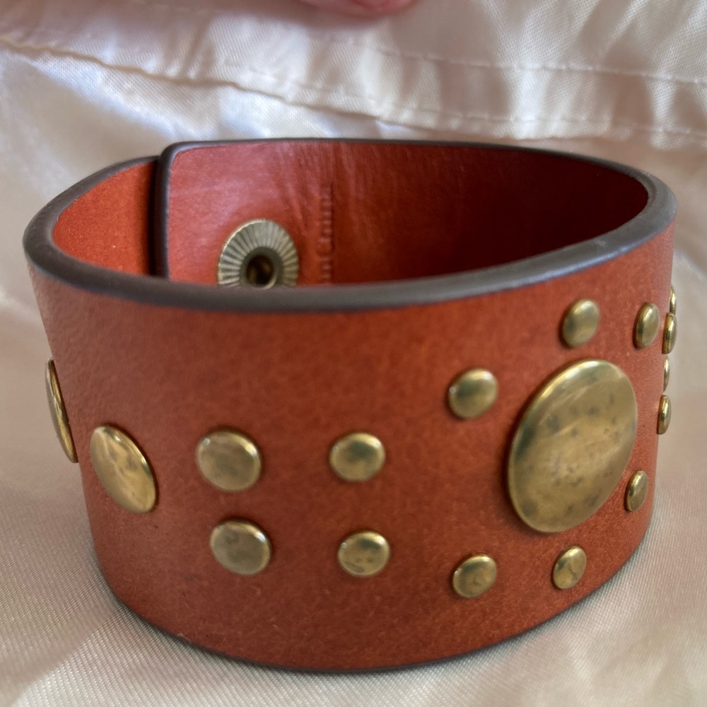 FRYE AND CO. Brown and Gold Leather Cuff Bracelet